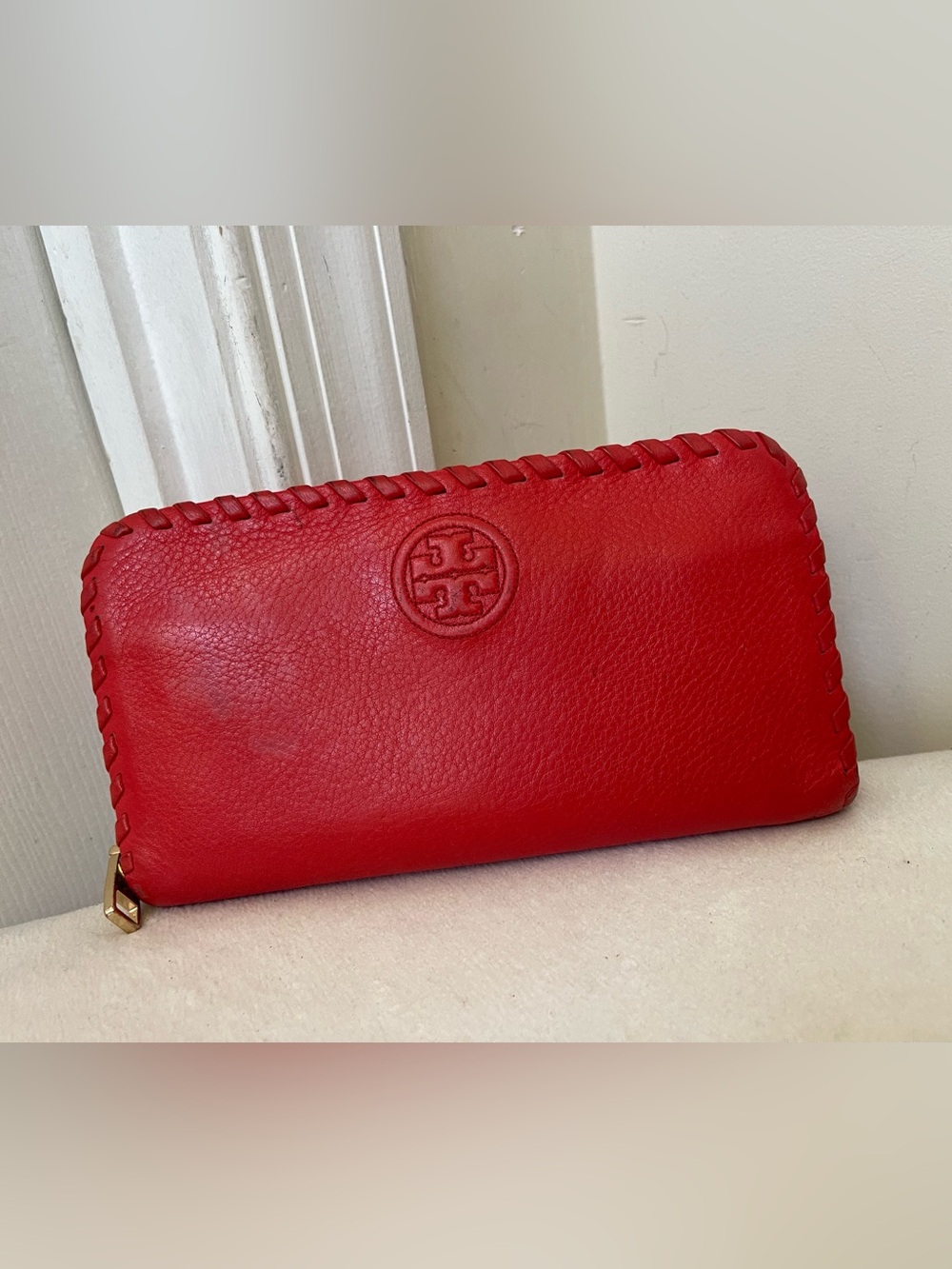Tory Burch Red Leather Zip-Around Wallet with Whipstitch Trim - Picture 9 of 10